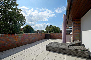 Großzügige Dachterrasse mit Südausrichtung